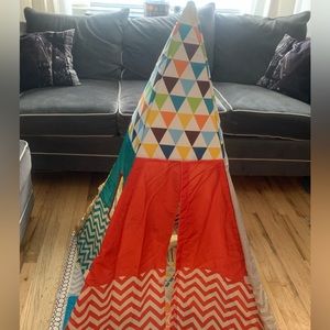 Infantino Grow with me Tee Pee, Perfect condition!